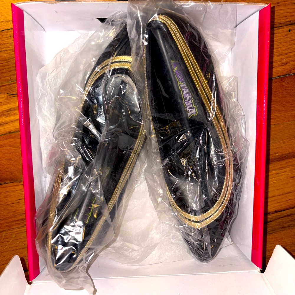 BRAND NEW - Funtasma Black & Gold Pumps
